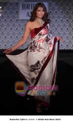 at Bridal Asia collection 2010  in New Delhi on 8th Sept 2010 (21).jpg